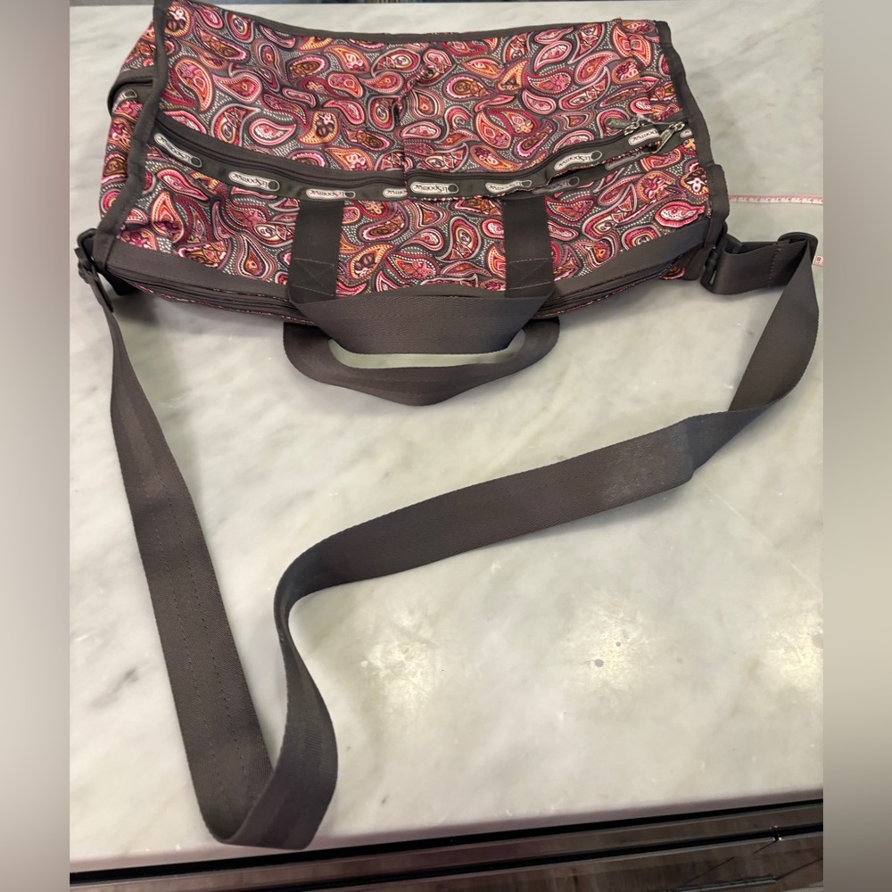 Le Sport Sac Deluxe Large Weekender in Gorgeous Hot Pink and Gray Paisley. - Picture 10 of 12